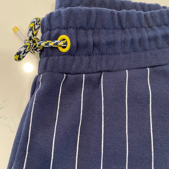 Ladies MPG Spirit Pinstripe Short - EUC - Picture 5 of 6